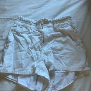 White Hollister shorts